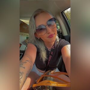 Meet your Posher, Lydyia